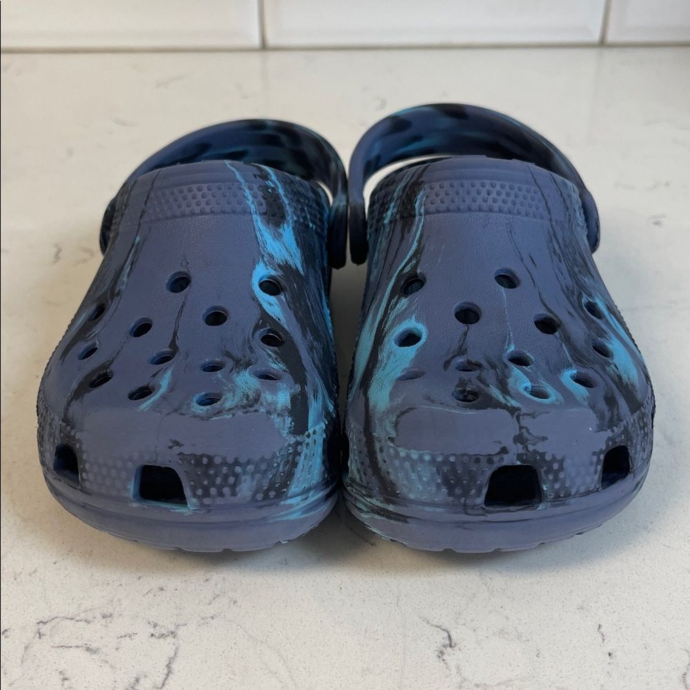 KIDS' CROCS LITTLE KID CLASSIC MARBLED 2 CLOGS Blue Swirl Clog Shoes Size 13 - Picture 3 of 17